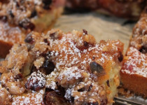 Gâteau aux Quetsches et aux Noisettes