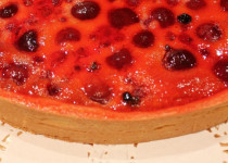 Tarte Clafoutis Rose: Cerises, Groseilles & Rose