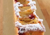 Minis Cakes Moelleux aux Pêches Blanches & aux Framboises