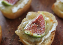 Toasts à la Tome corse et aux Figues blanches