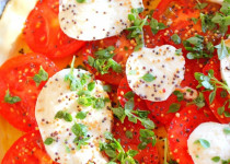 Tarte Tomate, Mozza, Moutarte & Basilic – Recette de Famille