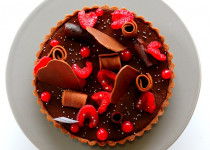 Tarte « Passionnément Chocolat » – Chocolat, Framboises & Groseilles