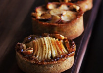 Tartelettes aux Pommes, Noisettes & Café